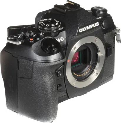 OLYMPUS OM-D E-M1 Mark II 20.4MP Mirrorless Camera with 12-40mm Lens F/2.8 Macro Lens - image 3