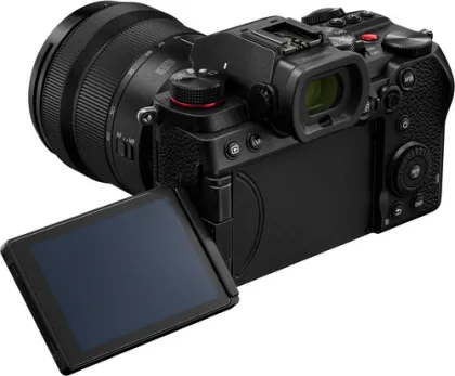 Panasonic Lumix S5 24MP Mirrorless Camera with Lumix S 20-60mm F/3.5-5.6 Lens - image 6